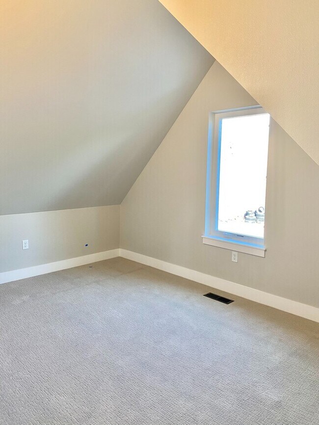 Building Photo - Modern Home in Heart of Old Town Fort Collins!