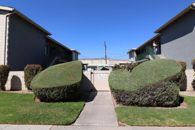 Building Photo - 2227 E Westport Dr