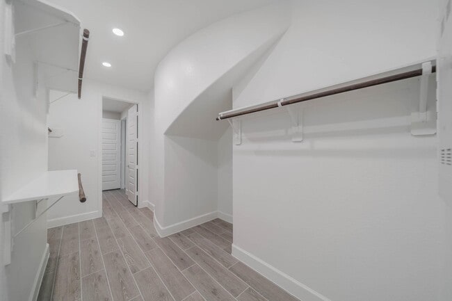 Building Photo - 29103 Hauter Wy