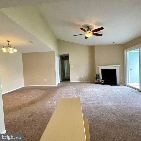Building Photo - 1104 Mews Dr