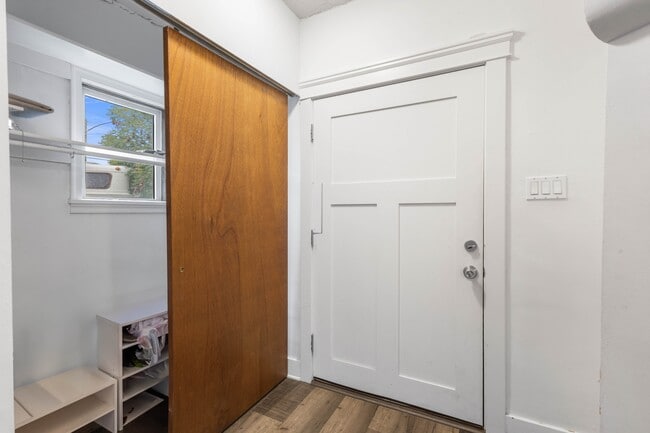 Building Photo - 722 S 700 E