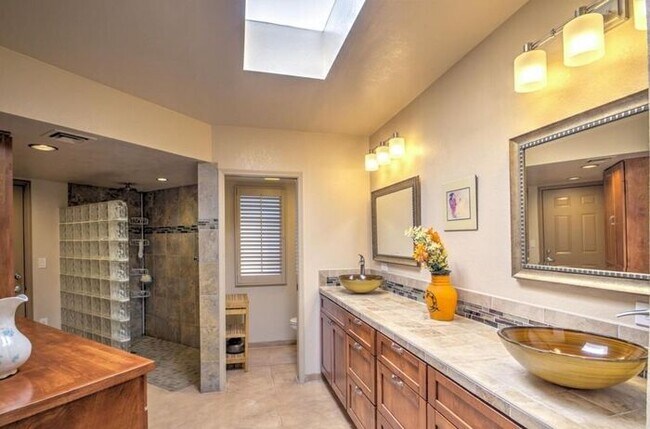 Building Photo - 4380 N Camino De Carrillo