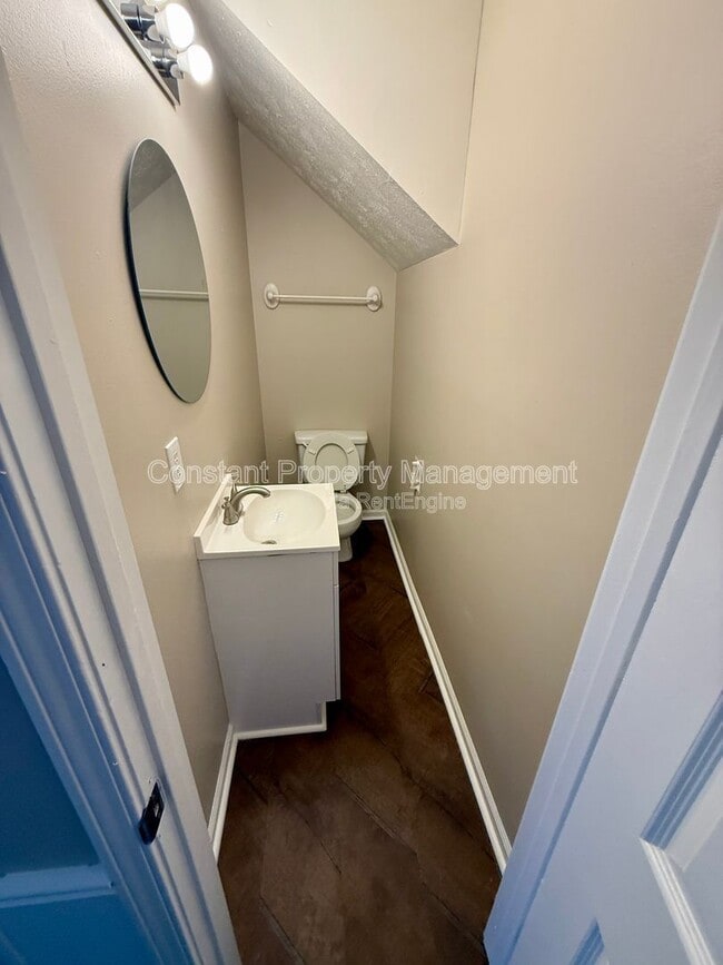 Building Photo - 1880 Clinton Rd