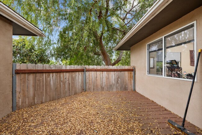 Building Photo - 4840 College Ave