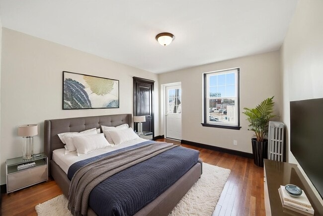 Building Photo - 41 Richardson Ave