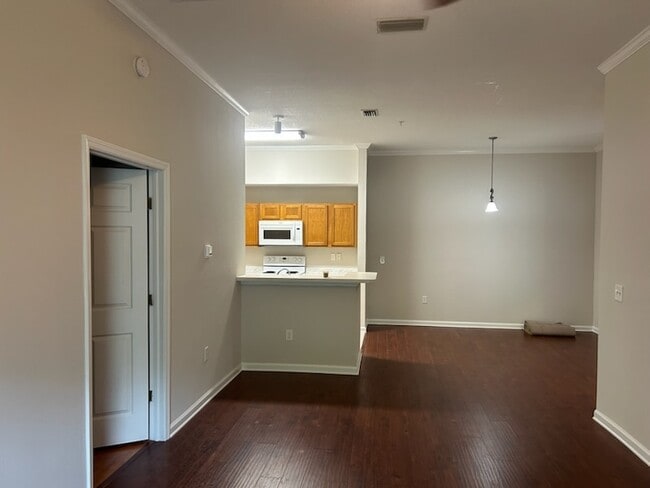 Building Photo - 6087 Maggies Cir