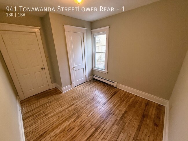 Building Photo - 941 Tonawanda St