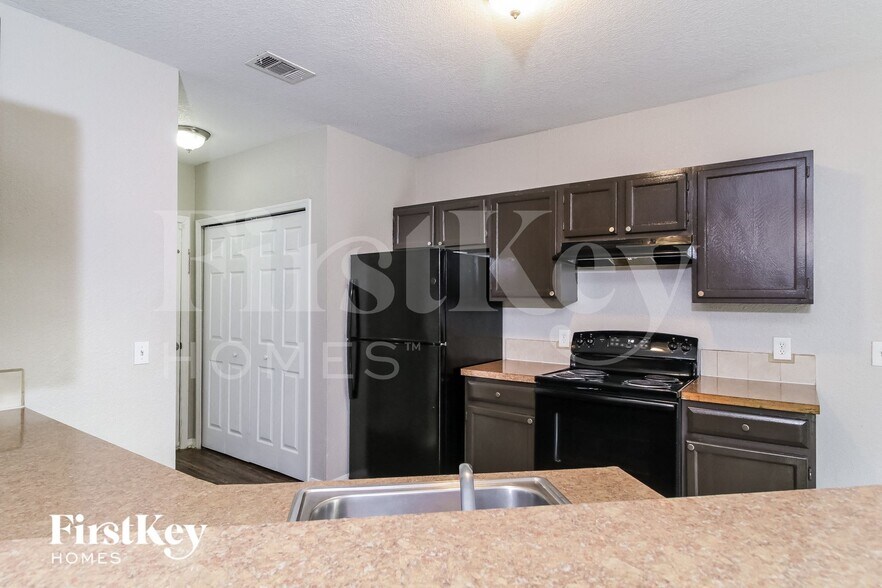 Building Photo - 3587 Ponce De Leon Blvd