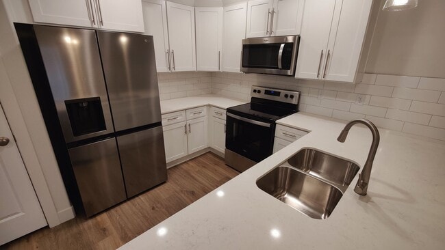 Building Photo - West Haven 3 bedroom Townhome for Rent!
