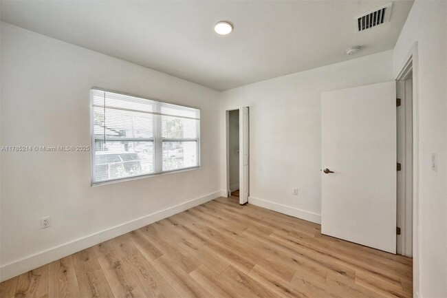 Building Photo - 1411 SW 3rd St