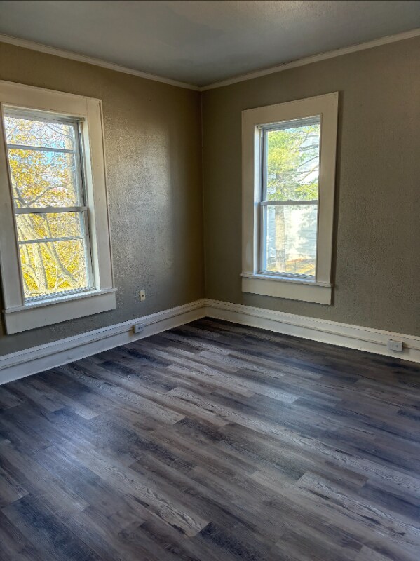 Building Photo - 221 Spruce St