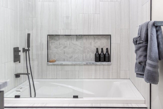 Building Photo - 9605 129th Ave