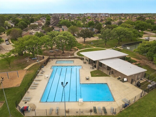 Building Photo - 14214 Woodnook Dr
