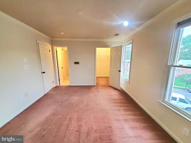 Building Photo - 742 S Granada St