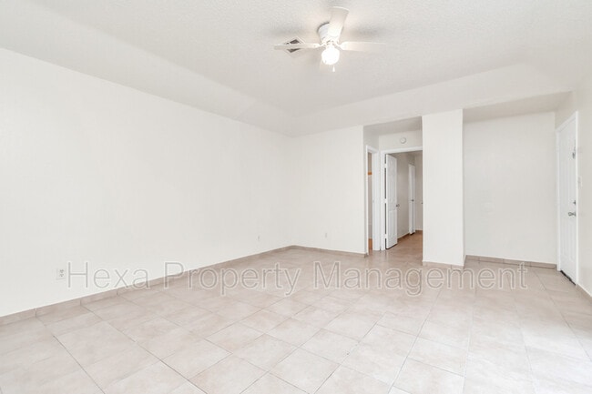 Building Photo - 6021 Bonn Echo Ln