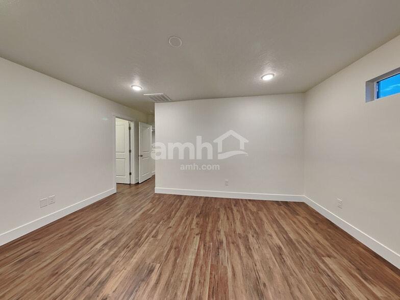 Building Photo - 9291 W Dove Creek St