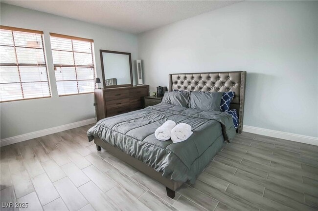 Building Photo - 7399 Topeka Dr