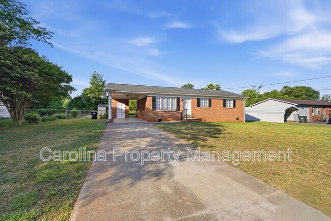 Building Photo - 1019 Carmel Dr