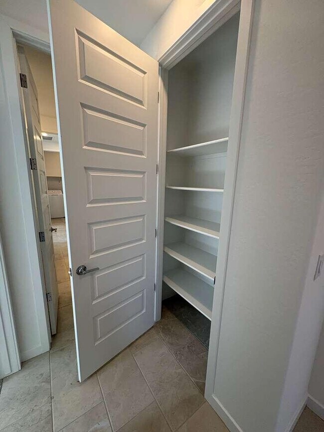 Building Photo - 4738 E Kenneth Ln