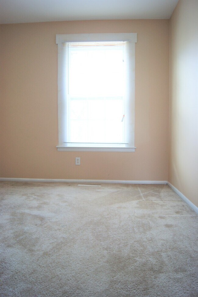 Building Photo - Charming 3 Bedroom/1.5 Bathroom Townhome in Edgewood, MD!