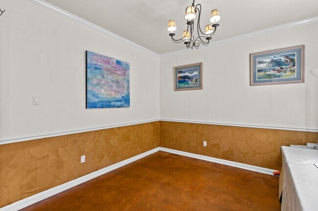 Building Photo - 5950 Mesa Verde Cir