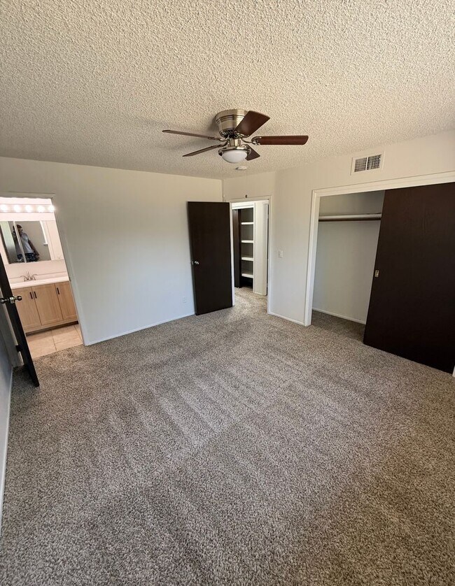 Building Photo - Single Family Home
