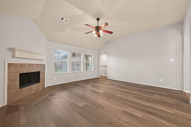 Building Photo - 28207 Chalet Park Dr