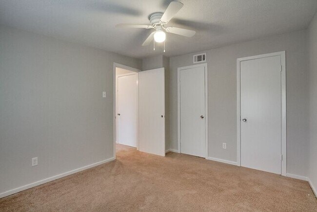 Building Photo - No Application Fee* Plus $250 Off First 2 ...
