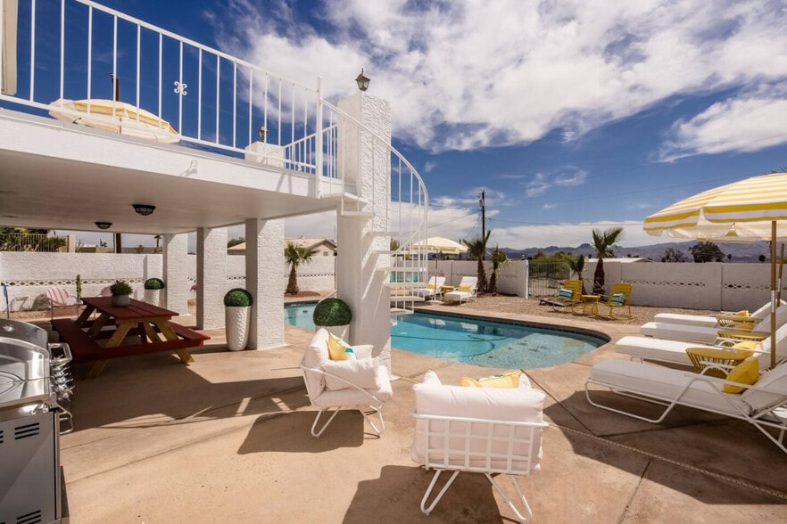 Building Photo - 2906 Castaway Dr
