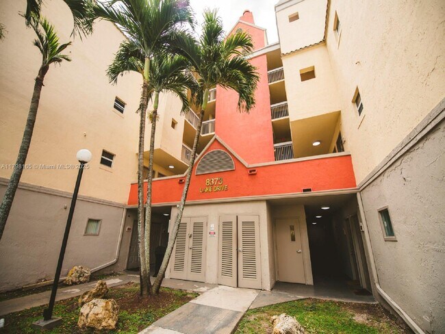 Building Photo - 8373 Lake Dr