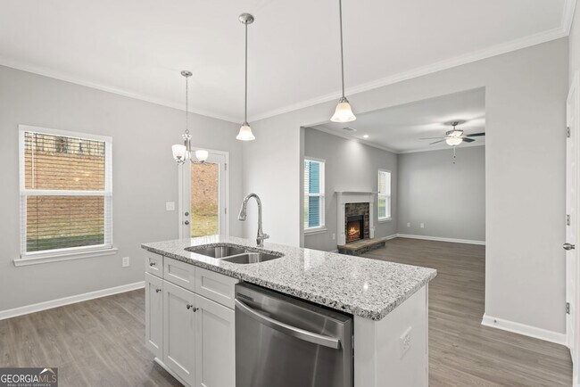 Building Photo - 559 Belmont Ln