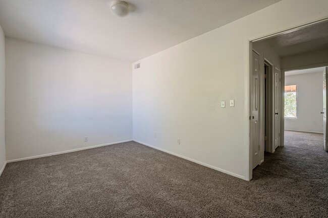 Building Photo - 5869 N 59th Dr