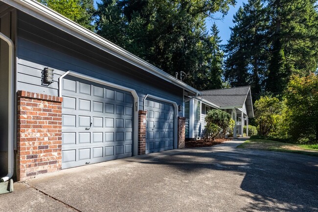 Building Photo - Charming 3-Bedroom Duplex Minutes from JBL...