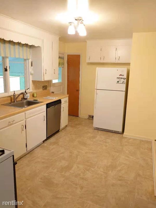 Building Photo - 4 br, 2 bath House - 480 Calkins Road
