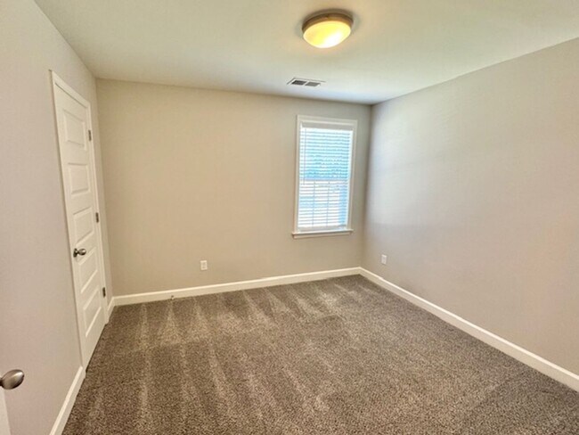 Building Photo - NorthAve5155