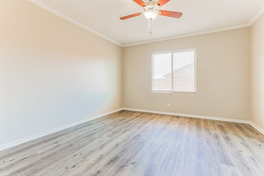 Building Photo - 7515 W Irwin Ave