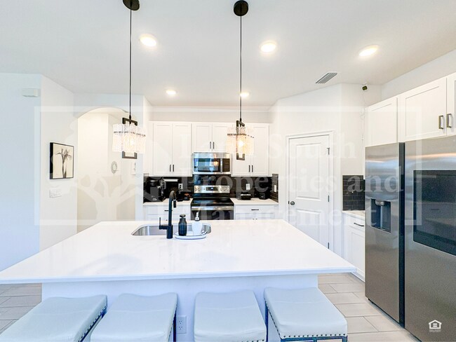 Building Photo - 6720 Great Bear Dr