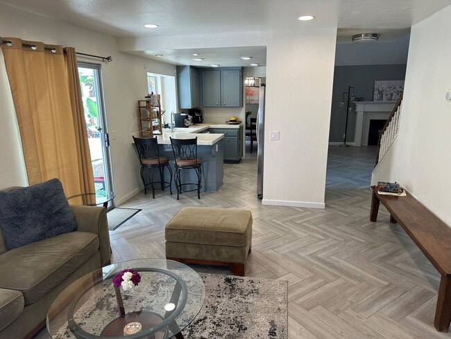 Building Photo - Jeffries Ranch Oceanside Home