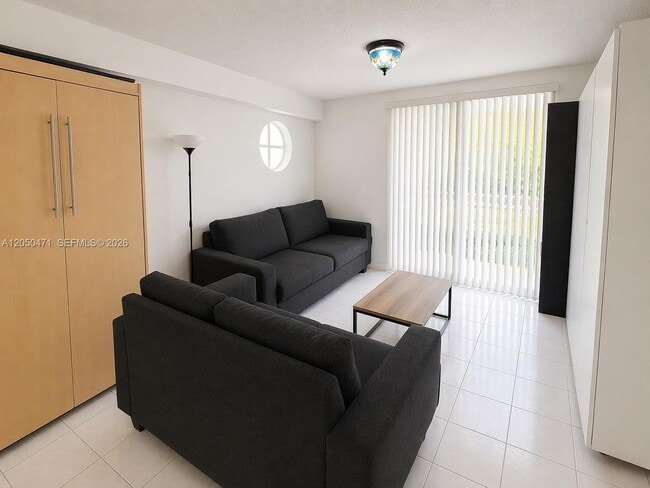 Building Photo - 9156 Collins Ave