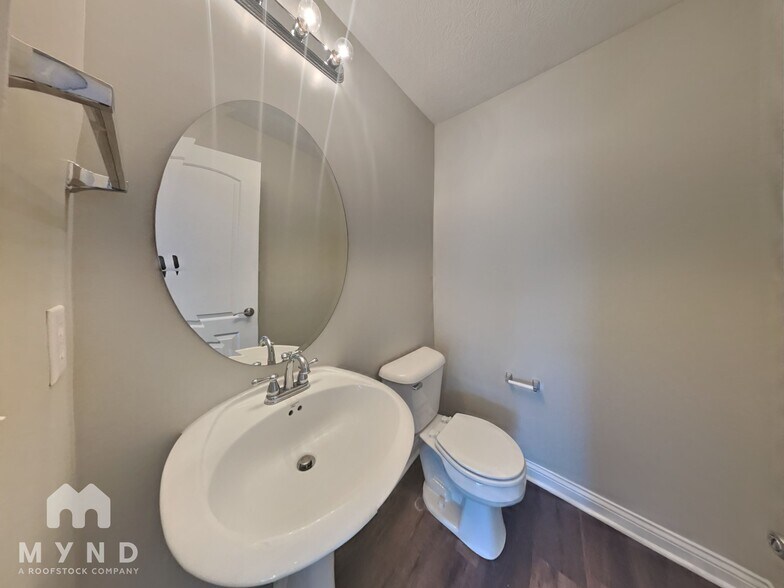 Building Photo - 618 Albermarle Dr