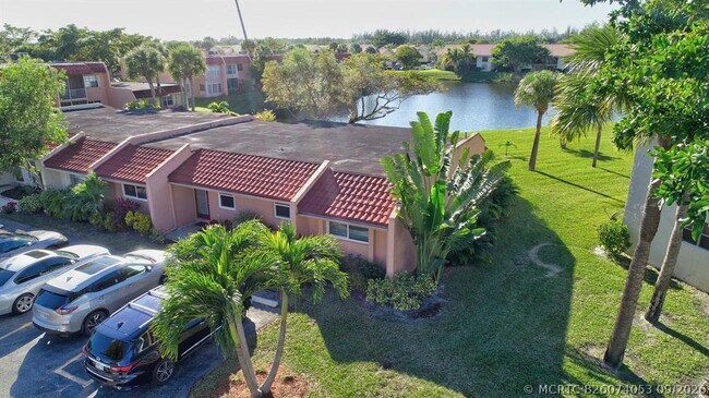 Building Photo - 307 Lake Evelyn Dr