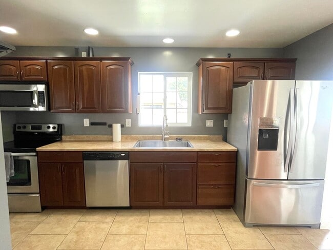 Building Photo - Beautifully Updated 4-Bedroom Home in the ...