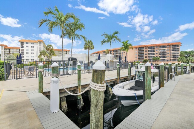 Building Photo - 2871 N Ocean Blvd