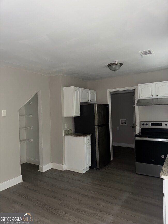 Building Photo - 1240 Pinedale Cir NW