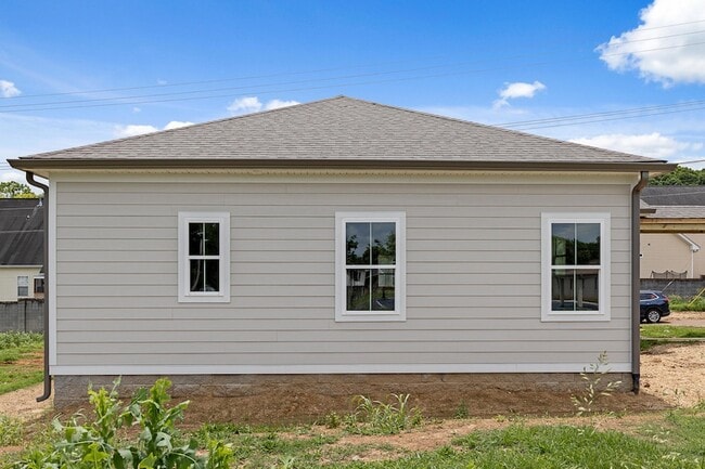 Building Photo - 1902 Hickory Valley Rd