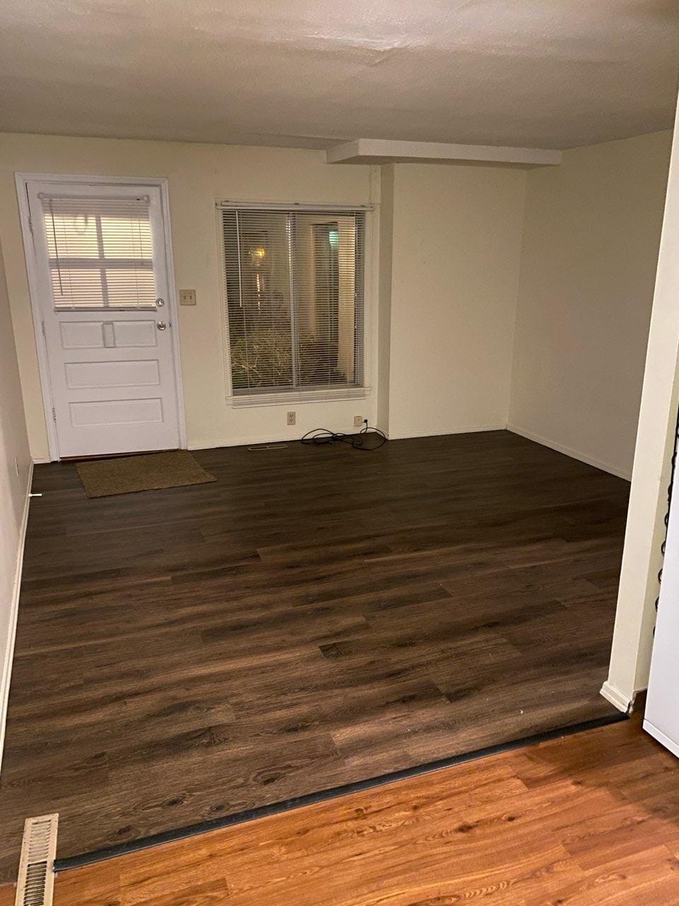 Iiving room - 50 N Cres Dr