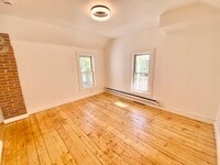 Building Photo - 1 Bedroom Apartment in South Burlington VT...