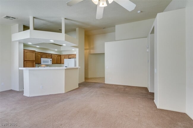 Building Photo - 193 Crown Imperial St