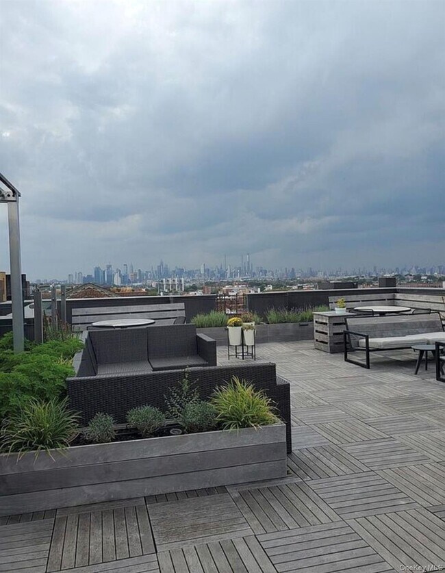 Building Photo - 77-11 35th Ave