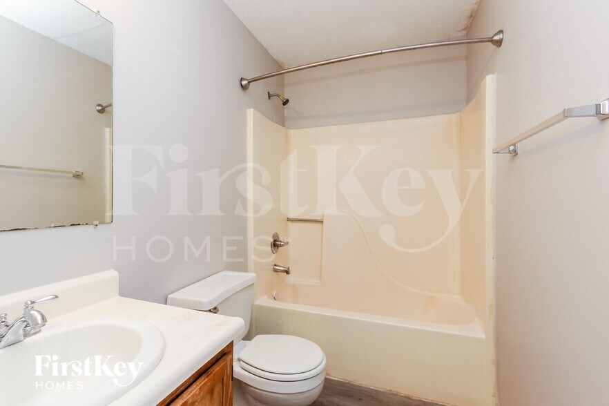 Building Photo - 5357 Traditions Dr